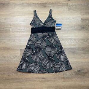 Patagonia Dress Womens Medium Gray Outdoor Casual Lightweight